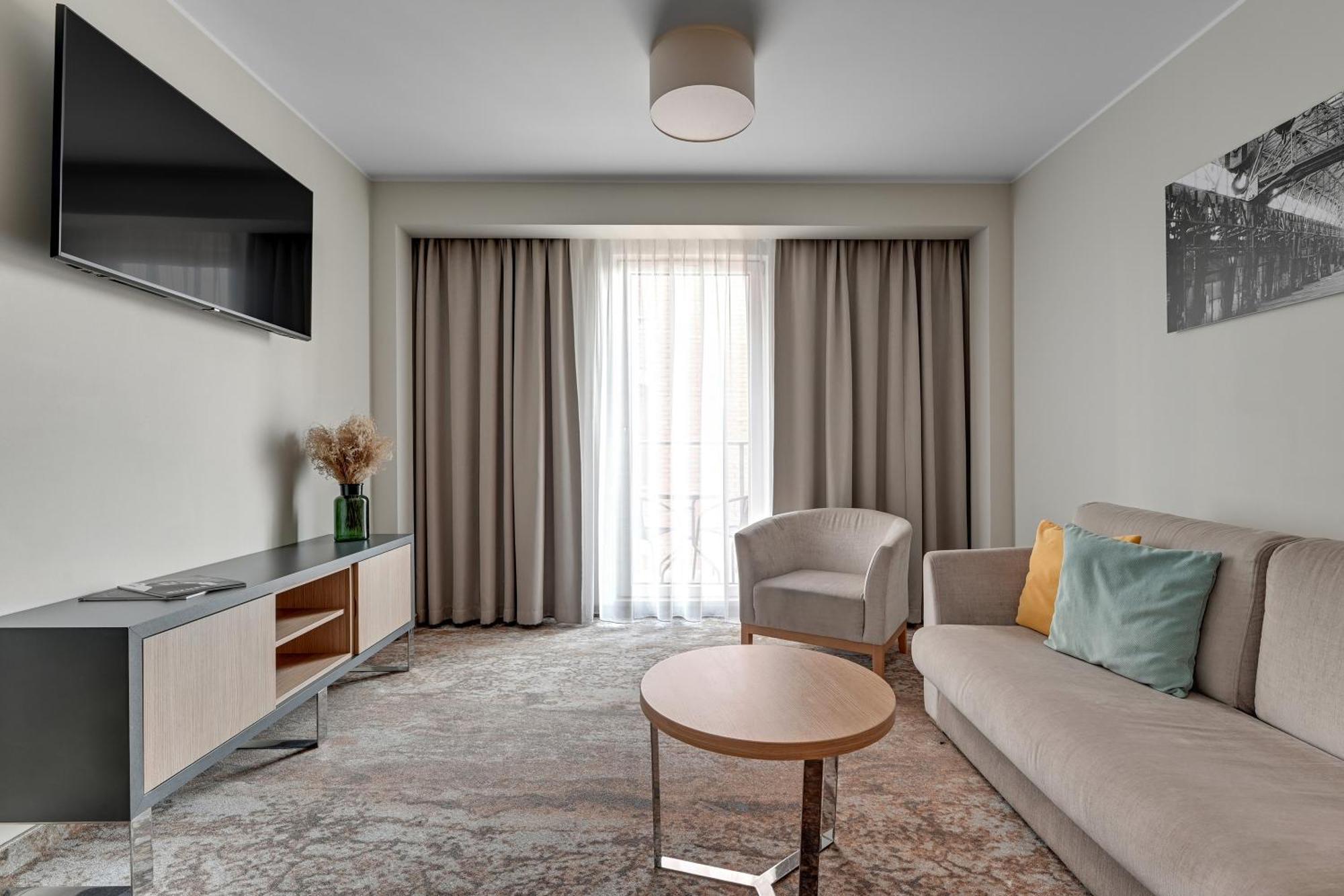 Hotel Almond Business & Spa By Grano Gdansk Bagian luar foto